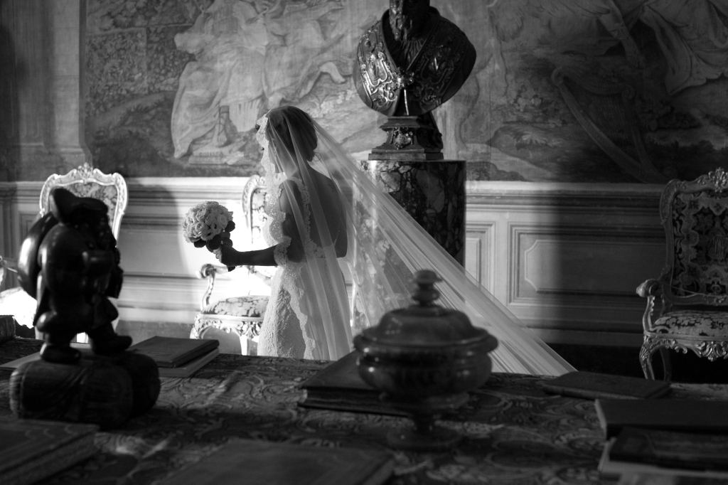 中国第17届国际摄影艺术展览入展作品公布之主题类(组)Vito Gallo“Bride”Italy