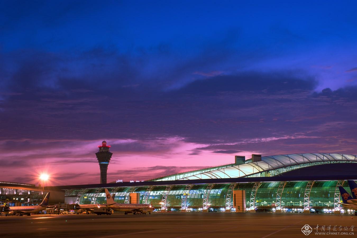 阳光下的富春江和傍晚的萧山机场
