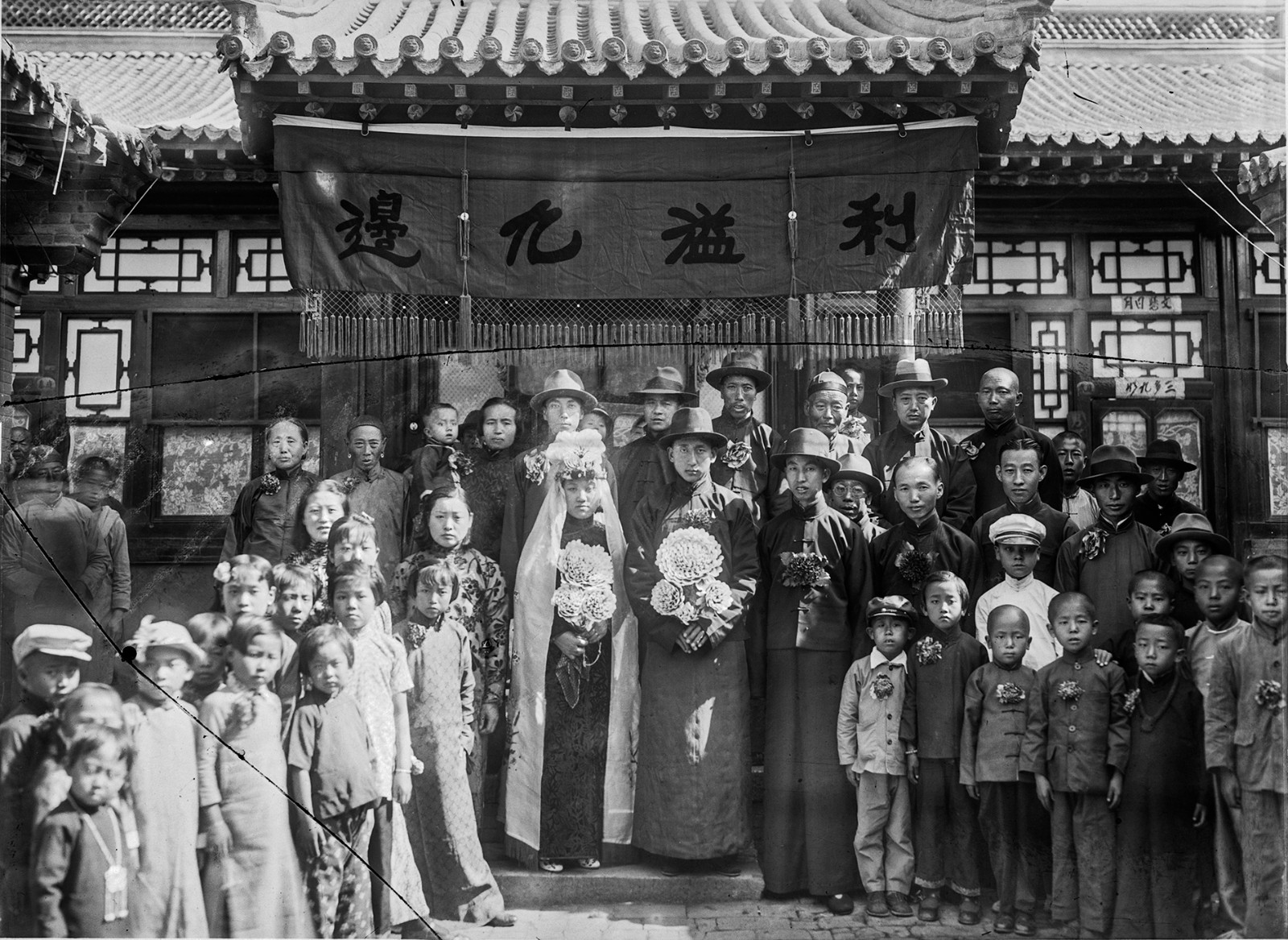 1938年_《爷爷奶奶的结婚照》_内蒙古自治区呼和浩特市_张世瑜原创_15848605286.jpg