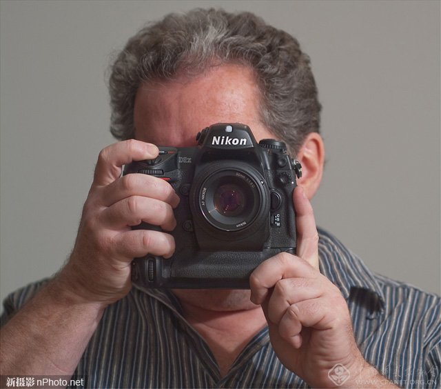 摄影师自拍17年 展示数码相机发展历程