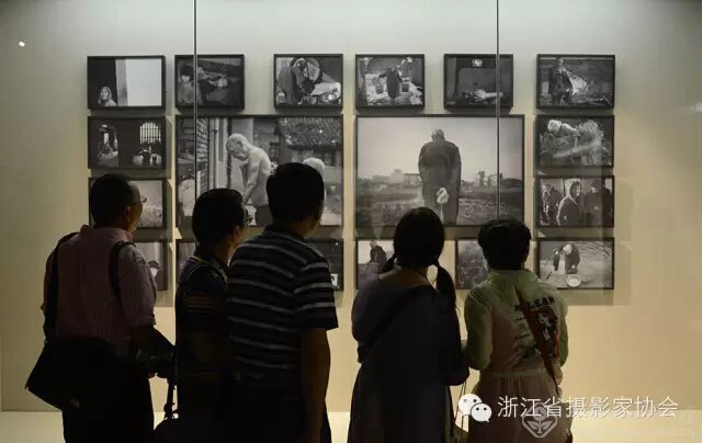 浙江首届纪实摄影大展十九日在桐乡徐肖冰侯波纪念馆开幕--中国摄影家协会网