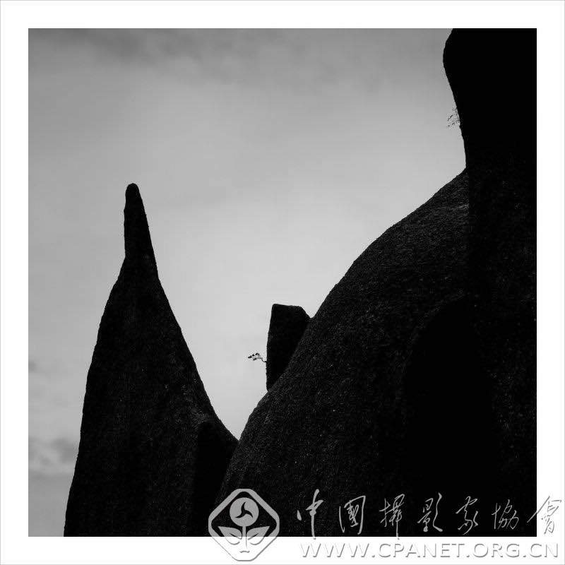 叶文龙作品《看山见雨-中国摄影家协会网