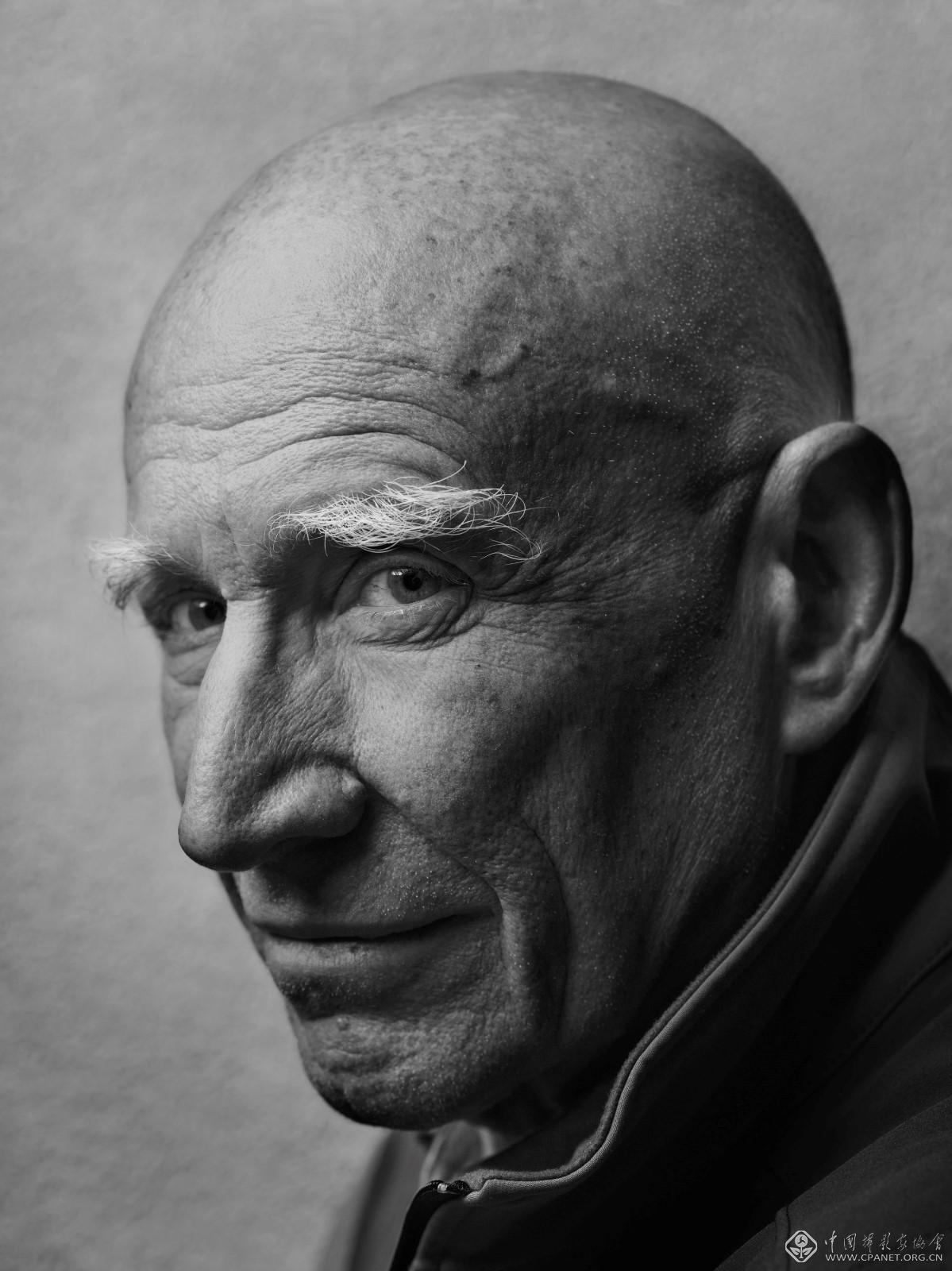 "face to face当代摄影大师肖像"钟维兴作品展在巴黎欧洲摄影博物馆