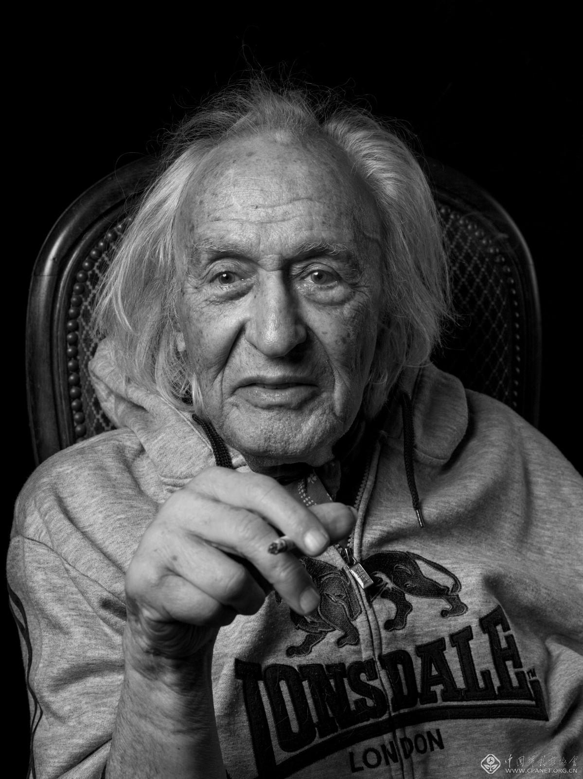 当代摄影大师肖像"展将面向大众开放,在持续2个月的展览时间里,大家将