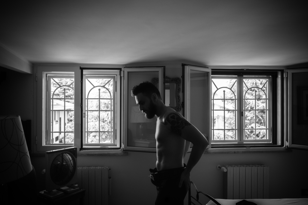 中国第17届国际摄影艺术展览入展作品公布之主题类(组)Vito Gallo“Groom”Italy