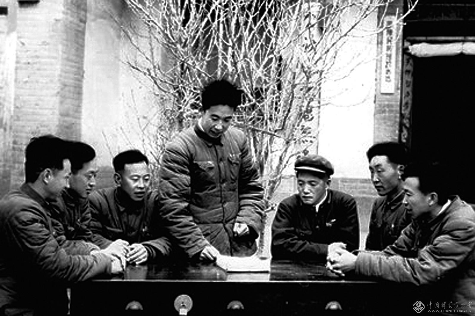 杨贵老书记在林州摄影图片展近日展出