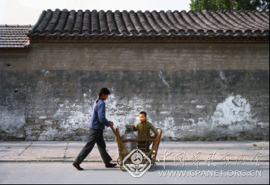 “中外摄影对着拍—庆祝中国改革开放40年摄影展”的文献价值与学术可能