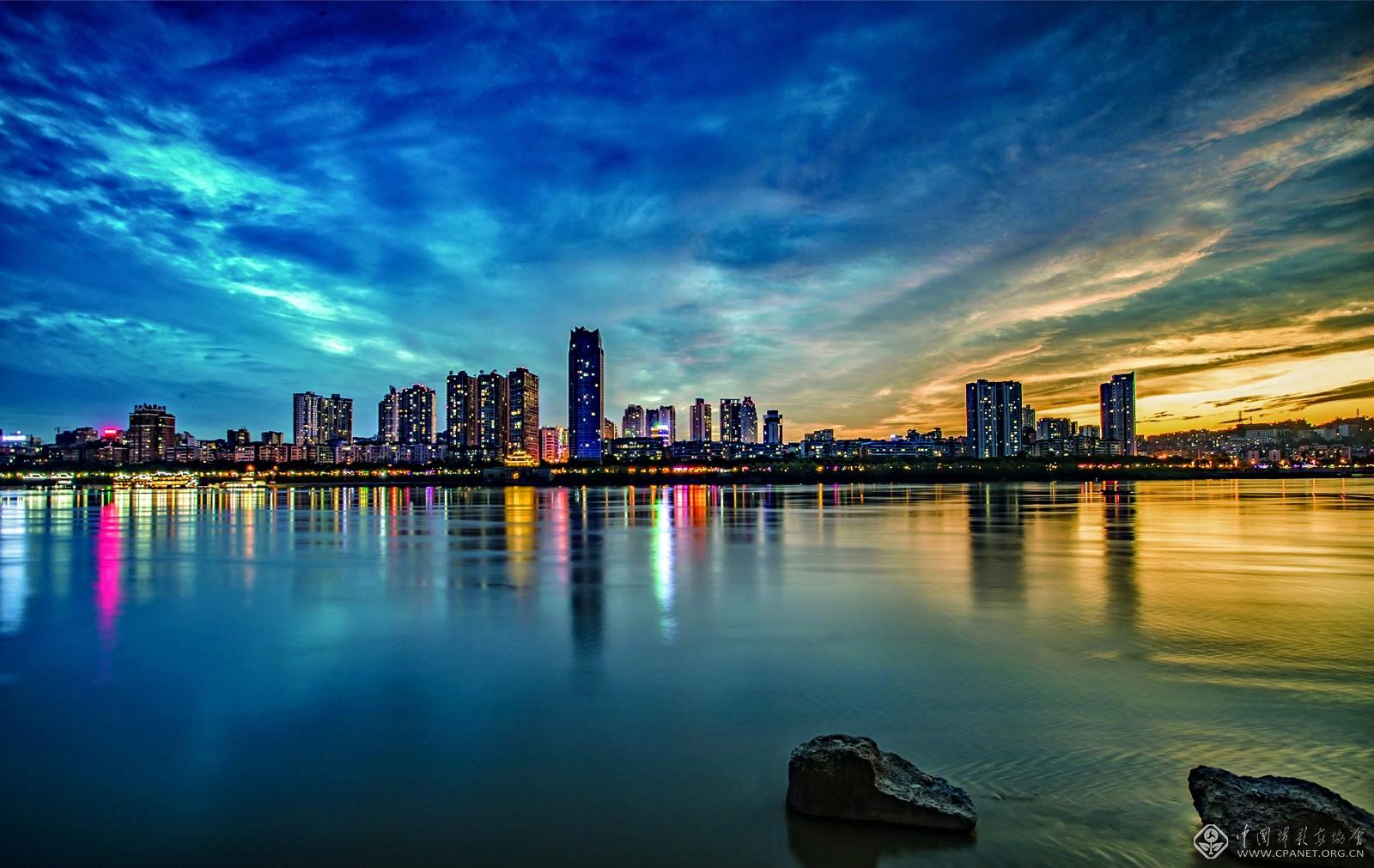 中国酒城·醉美泸州摄影展在京展出