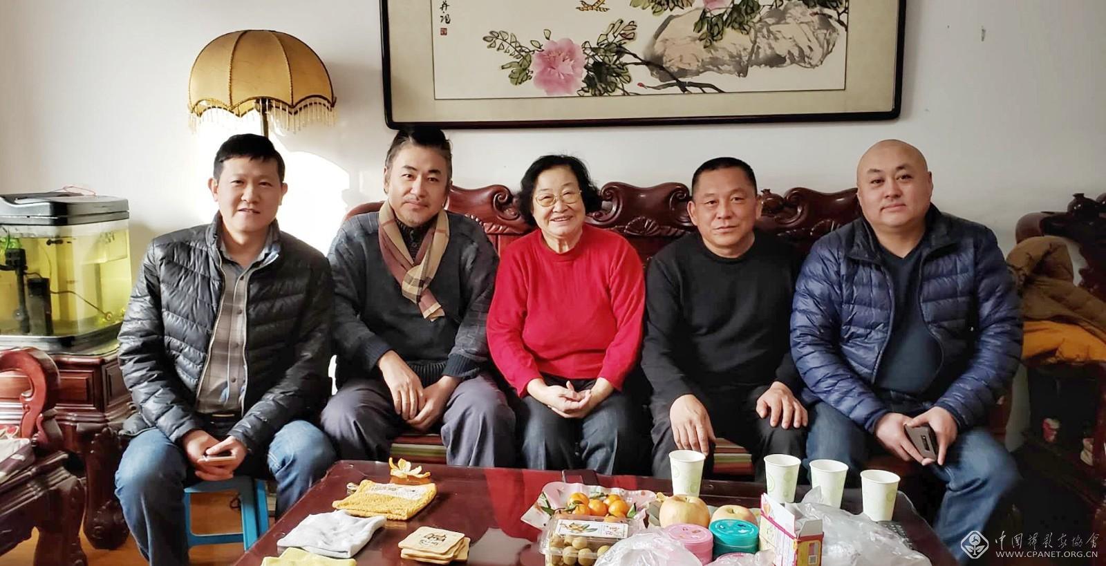 慰问老摄影家方春芝看望慰问老摄影家刘志伟看望慰问老摄影家赵连升