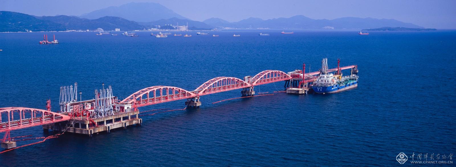 "奋进新时代"庆祝新中国成立七十周年深圳改革开放成就图片展