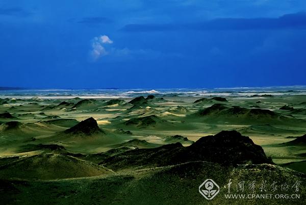 "亮丽内蒙古·苍天般的阿拉善"色·哈斯巴根摄影作品展