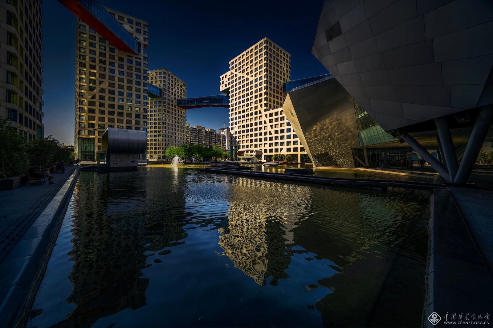 光之韵林铭述中国现代建筑摄影作品展在京开展