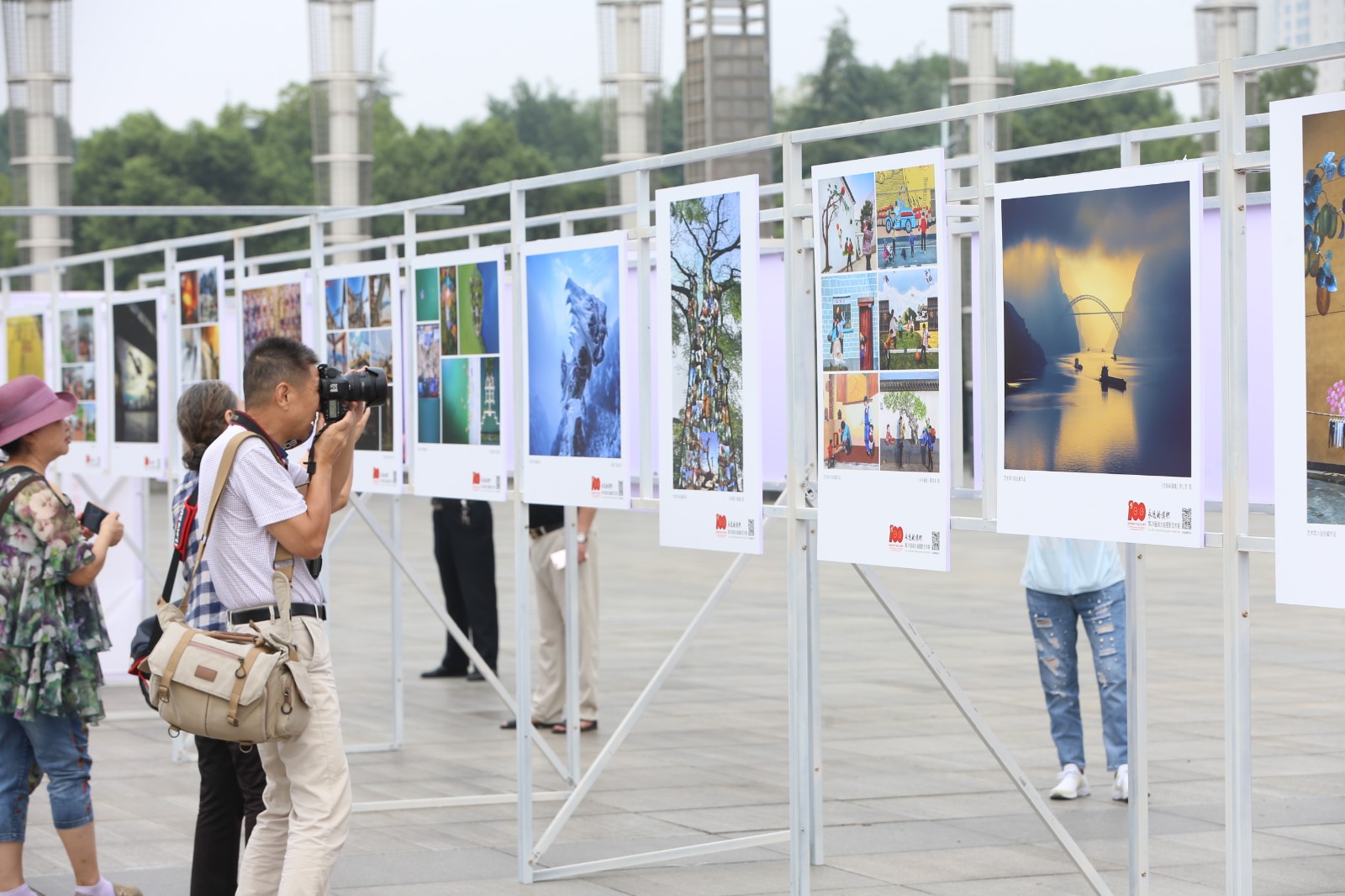 “永远的旗帜”第二十九届湖北省摄影艺术展在襄阳开幕--中国摄影家协会网