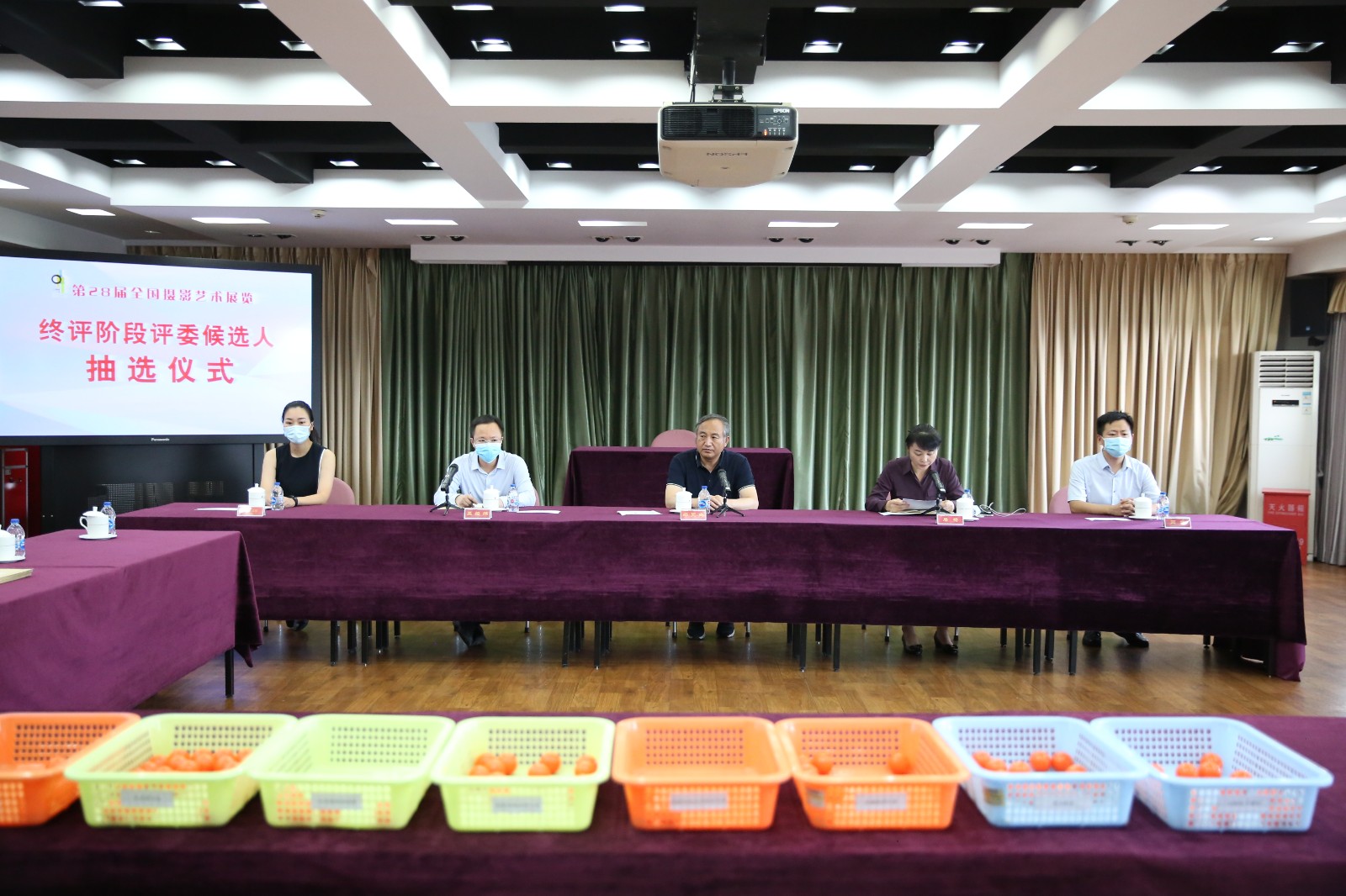 第28届全国摄影艺术展览评选揭晓 | 298件作品最终入选--中国摄影家协会网