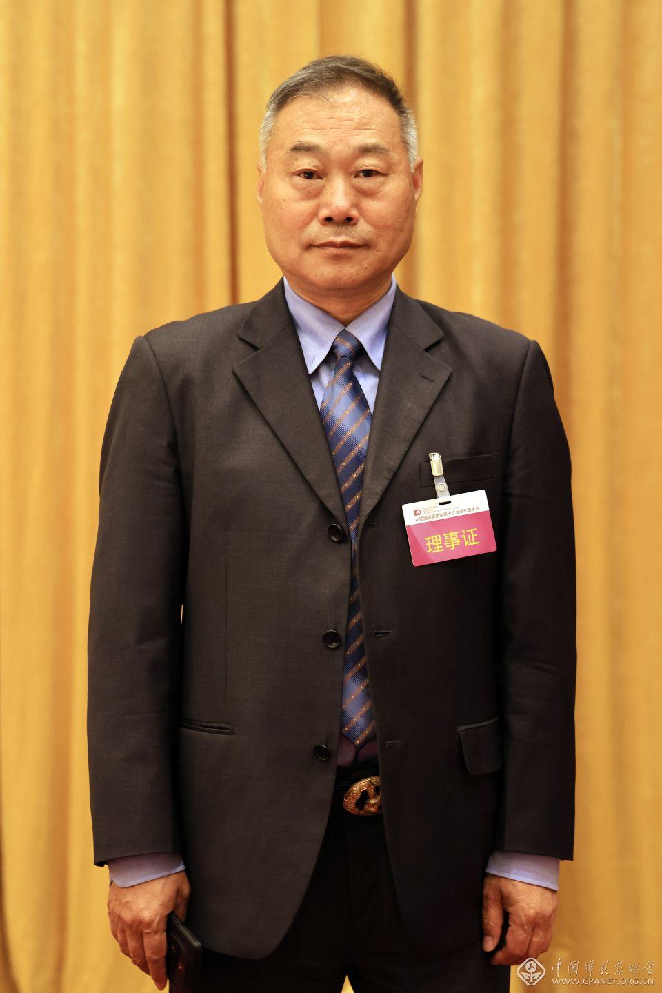 杨越峦.jpg