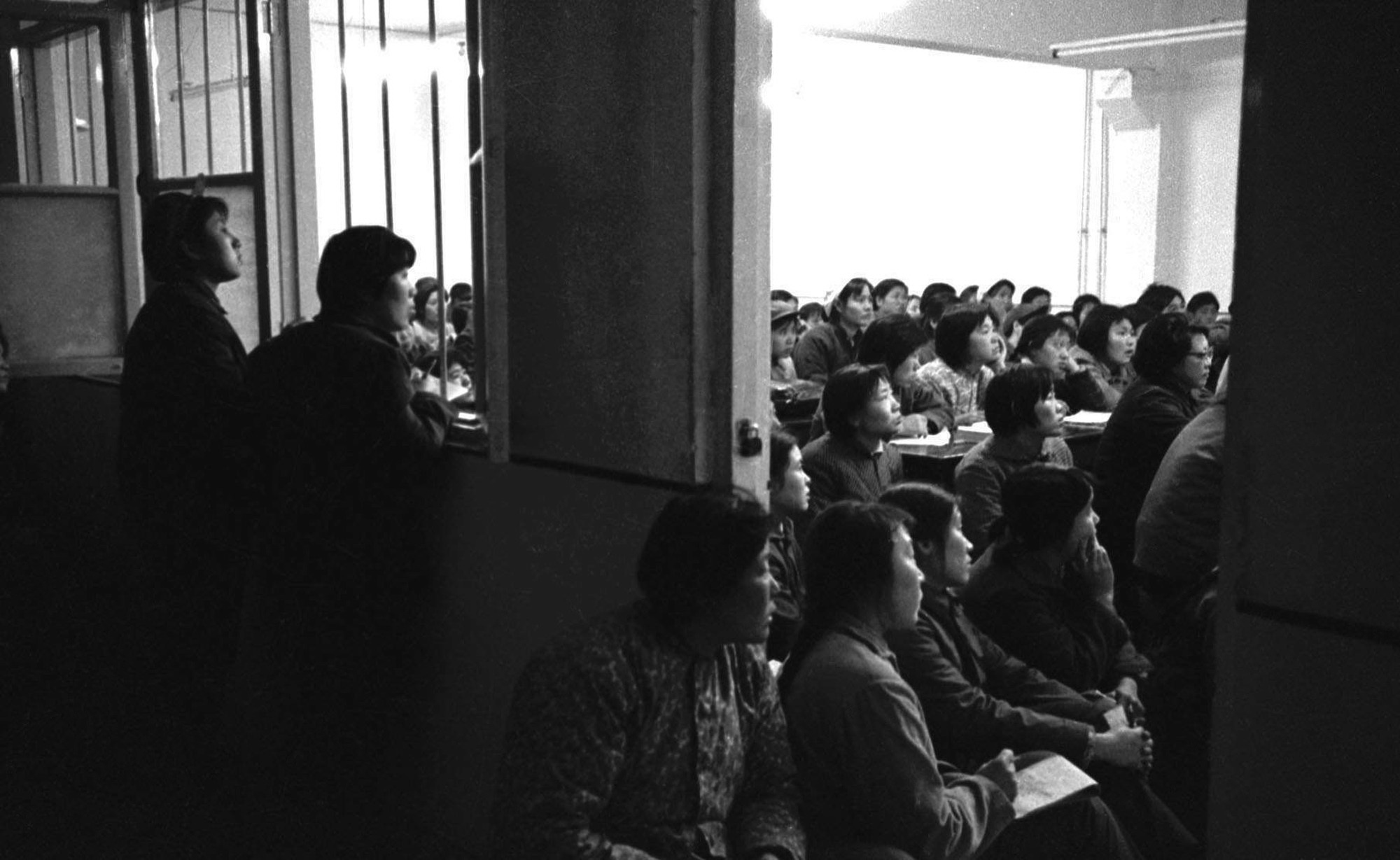 1979年1月，北京内燃机总厂的科技讲座吸引了众多前来听课的人。.jpg