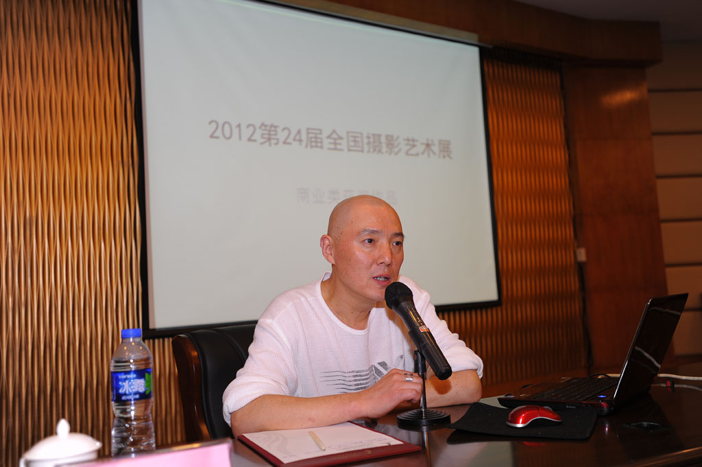 汤辉代表24届国展商业类评委做为本场论坛主讲人