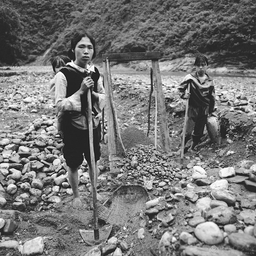 贫困母亲之六:熊昌碧    2001,重庆