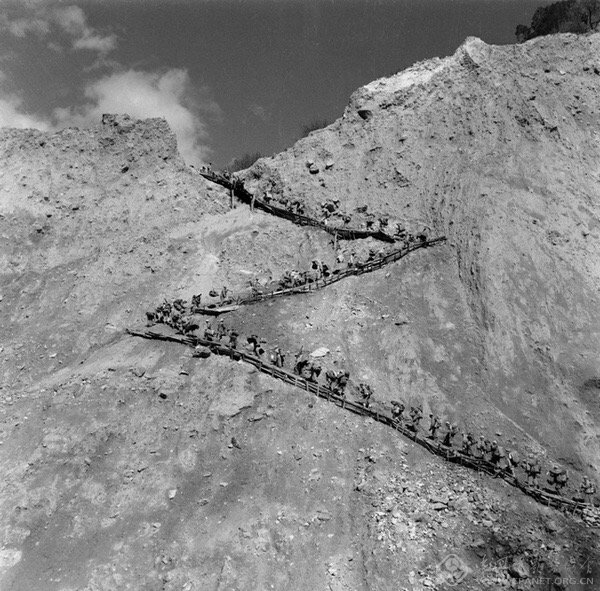 他拍摄了进军西藏,康藏公路建设,执行维护十七条协议,西藏自治区筹委